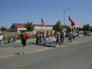 P7041028t.jpg (13361 bytes)